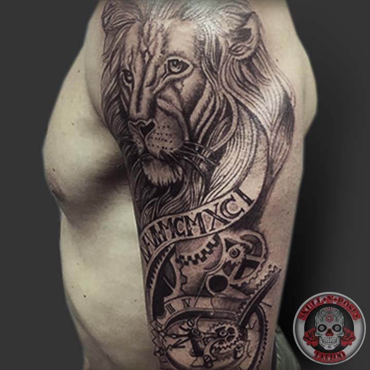 Lion tattoo black and gray tatto lion